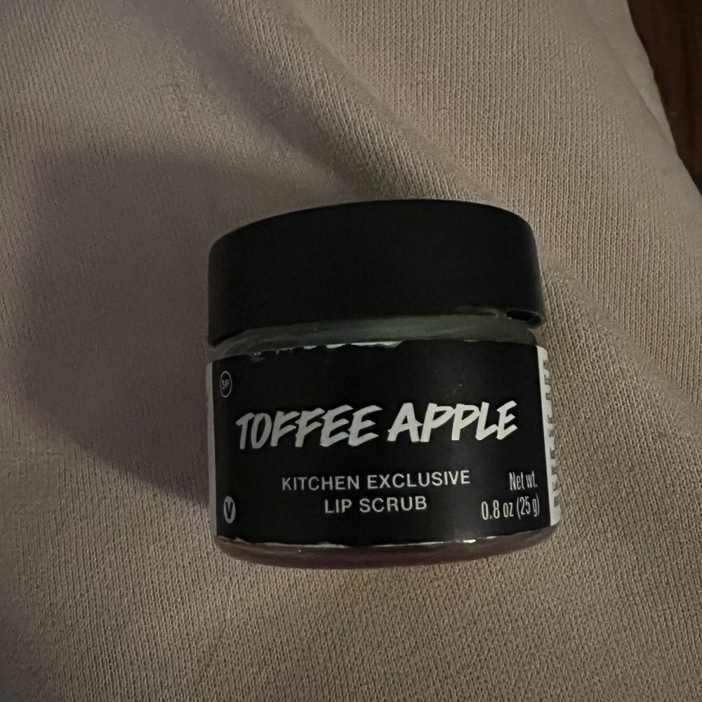 Lush Kitchen Exclusive Toffee Apple Lip Scrub